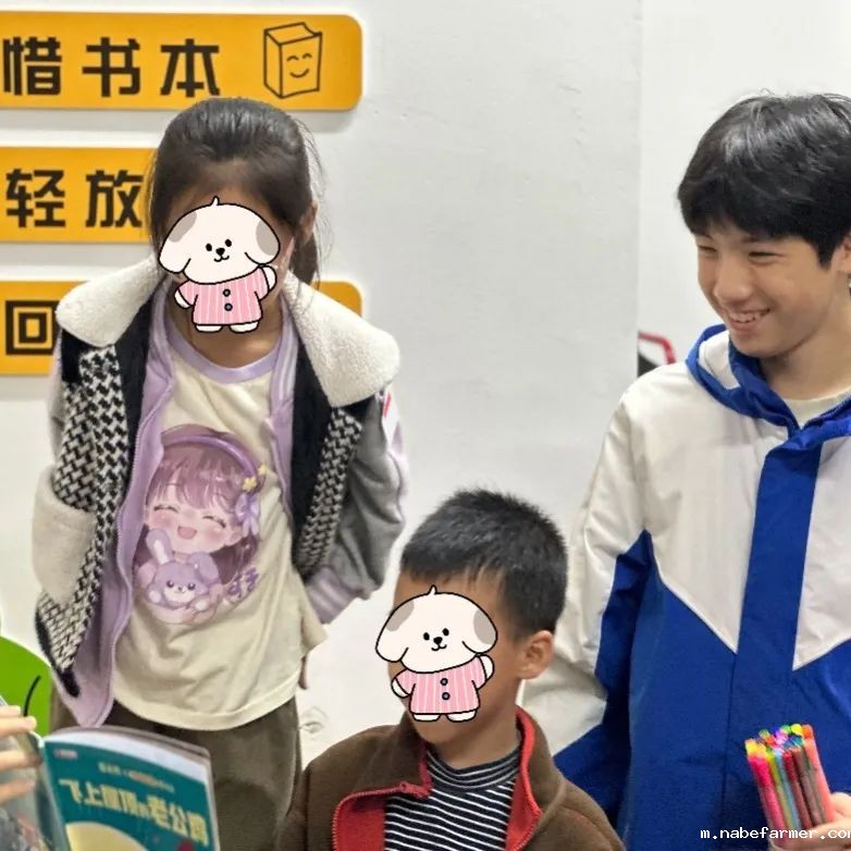 国际部学生“突袭”社区,用声音将爱心传递!