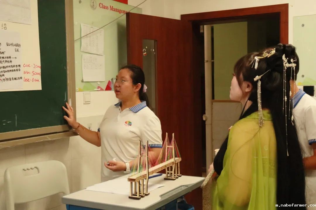 中外人文交流 | 师生共同演绎中国璀璨文化,见证中国力量!