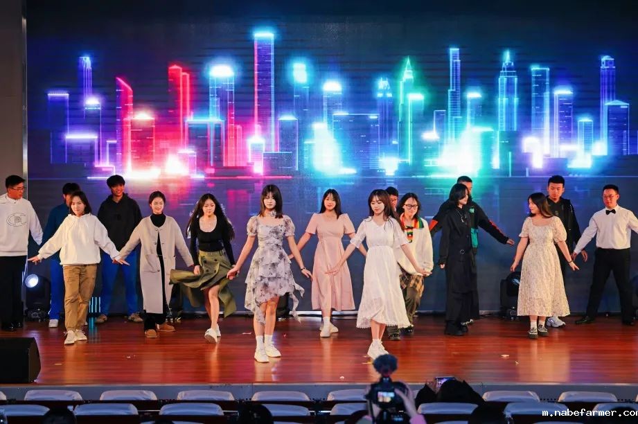 “跃动音符 绘梦时光”音乐会成功举办 | 青春以歌,师生共铸美好回忆