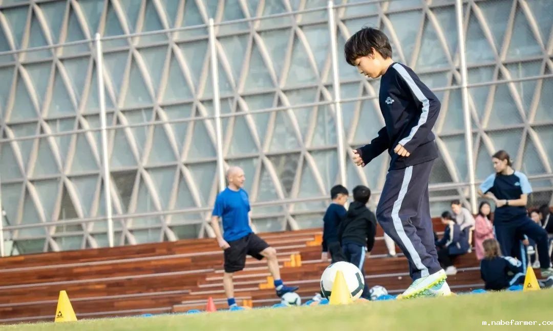 【2025冬令营】武汉爱莎文华小学冬令营开营啦!