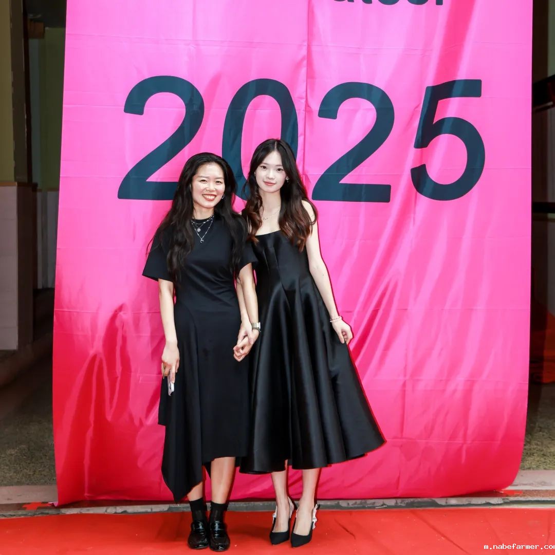 高2025届毕业典礼 | 扬帆起航,执炬前行,少年们去冲击更广阔的世界吧!