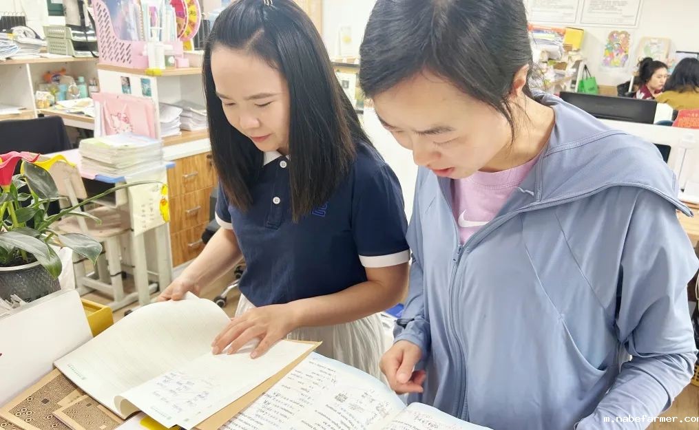 每一笔批改都是爱的印记