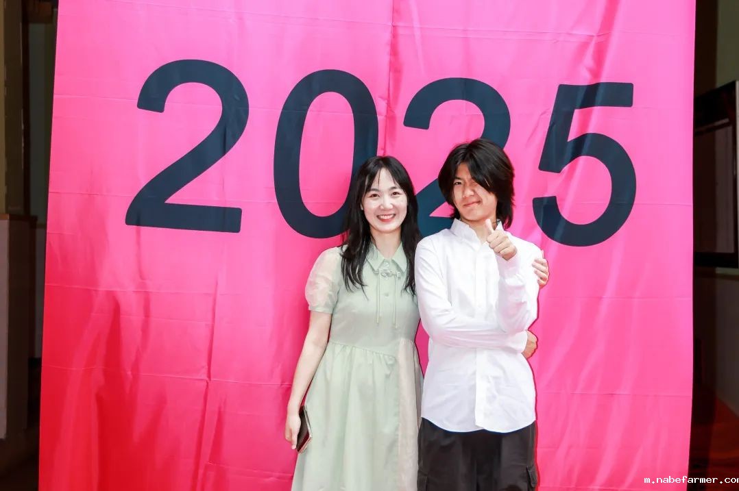 高2025届毕业典礼 | 扬帆起航,执炬前行,少年们去冲击更广阔的世界吧!