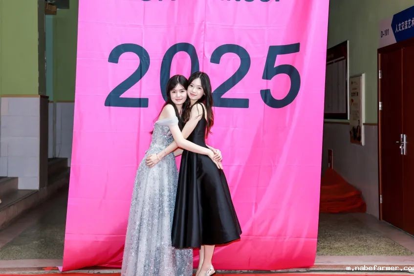 高2025届毕业典礼 | 扬帆起航,执炬前行,少年们去冲击更广阔的世界吧!