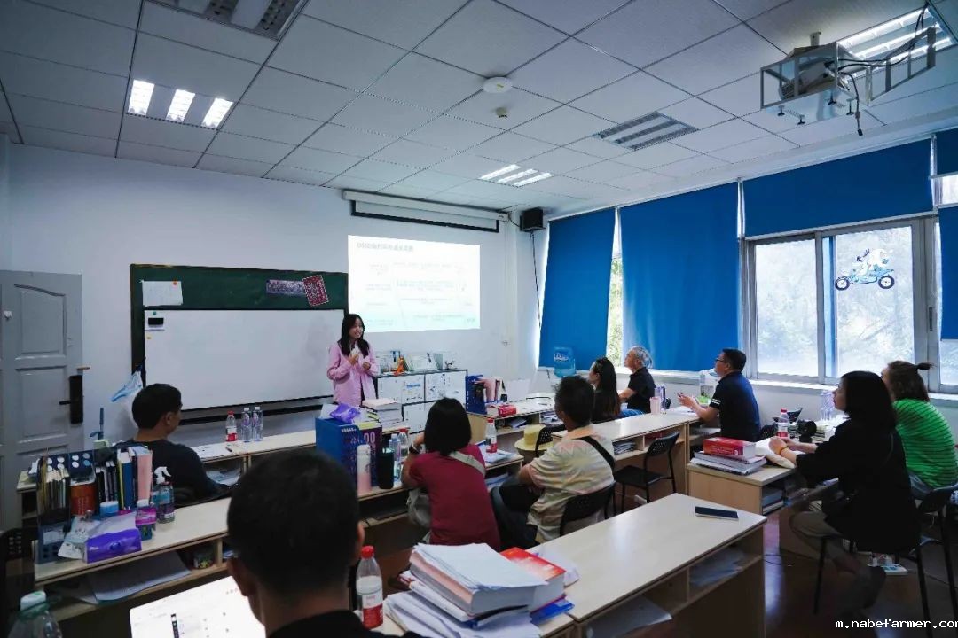 25年期中家长会|家校同心,共绘学子成长蓝图