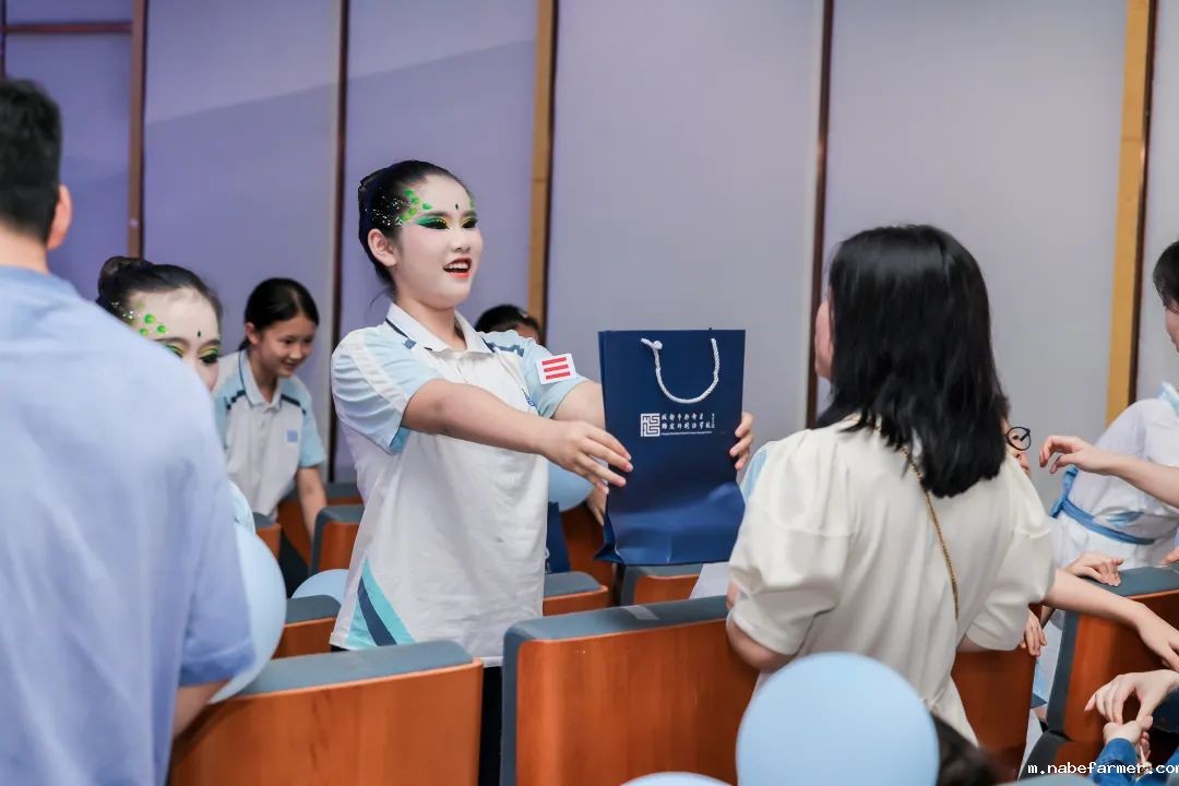 感恩献礼丨穿越时光长廊,礼成少年华章!