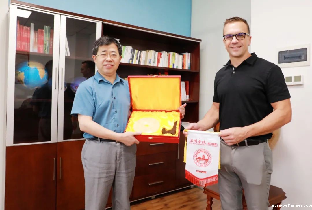 跨越太平洋的教育对话:美国索斯兰高中校长再访武汉为明
