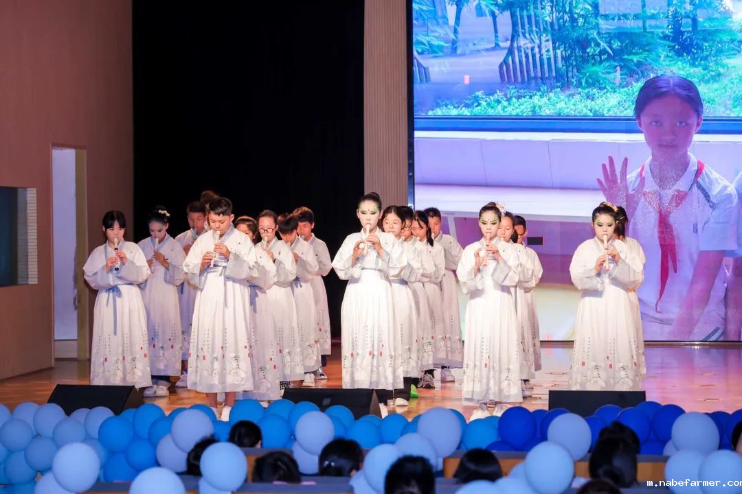 感恩献礼丨穿越时光长廊,礼成少年华章!