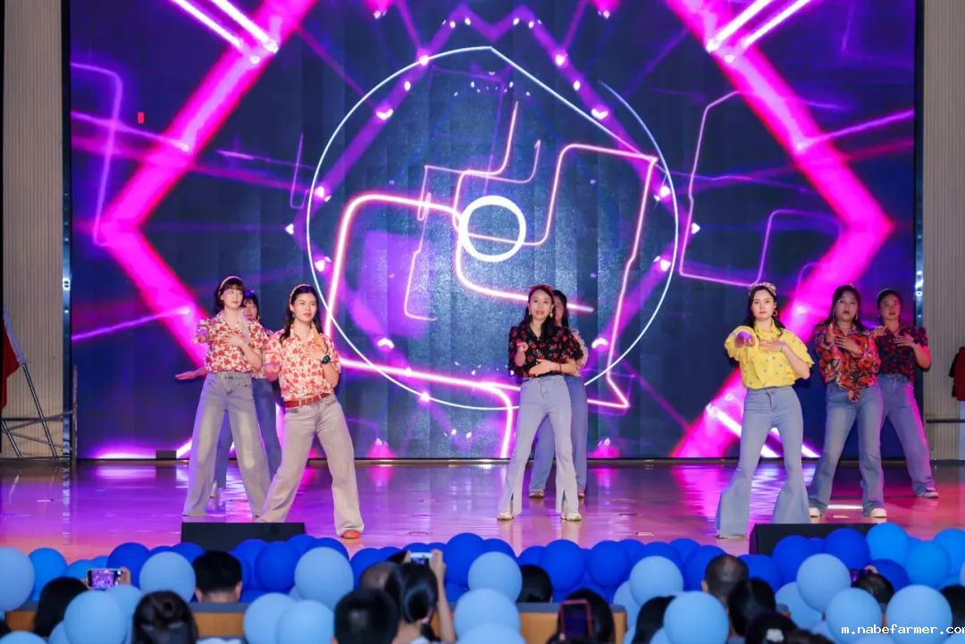 感恩献礼丨穿越时光长廊,礼成少年华章!