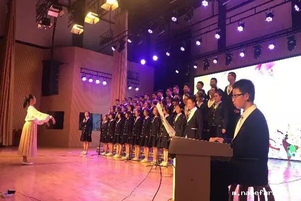 我校被授予四川省首批“金熊猫校园聚合创新共创校”荣誉牌匾