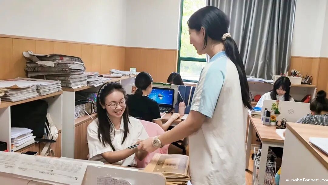 教师节快乐丨深耕教坛育梦,桃李花开有声
