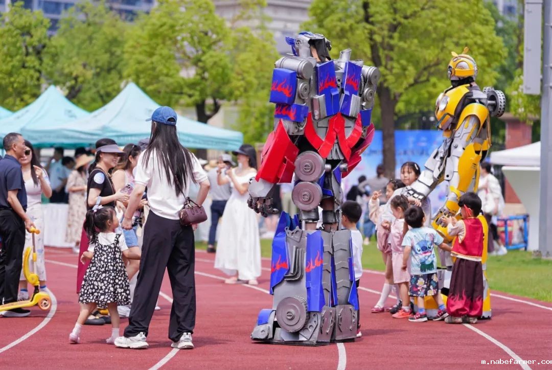 2025夏季嘉年华｜6小时音乐马拉松+60项游玩，在校园见证科技与夏日的碰撞！