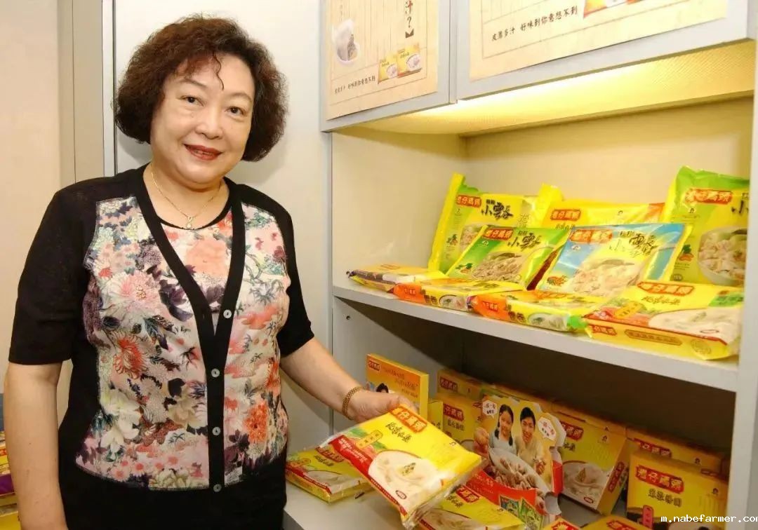 被丈夫抛弃后，她从街头摆摊到年入60亿