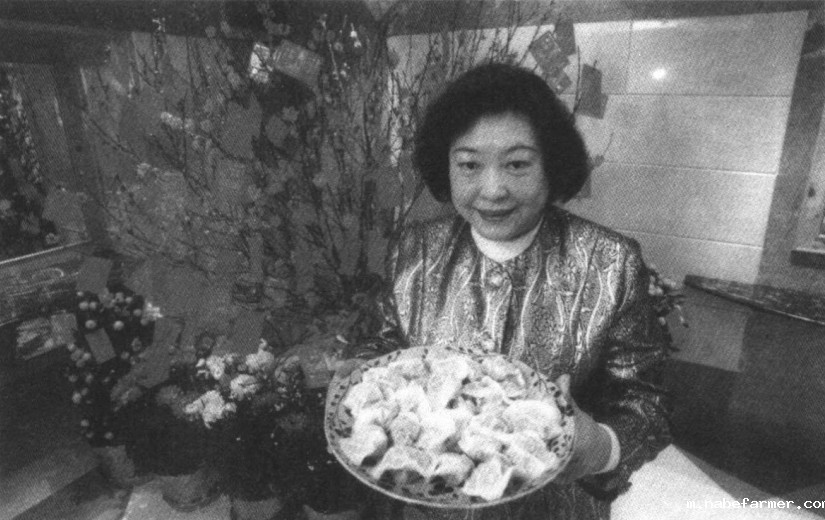 被丈夫抛弃后，她从街头摆摊到年入60亿