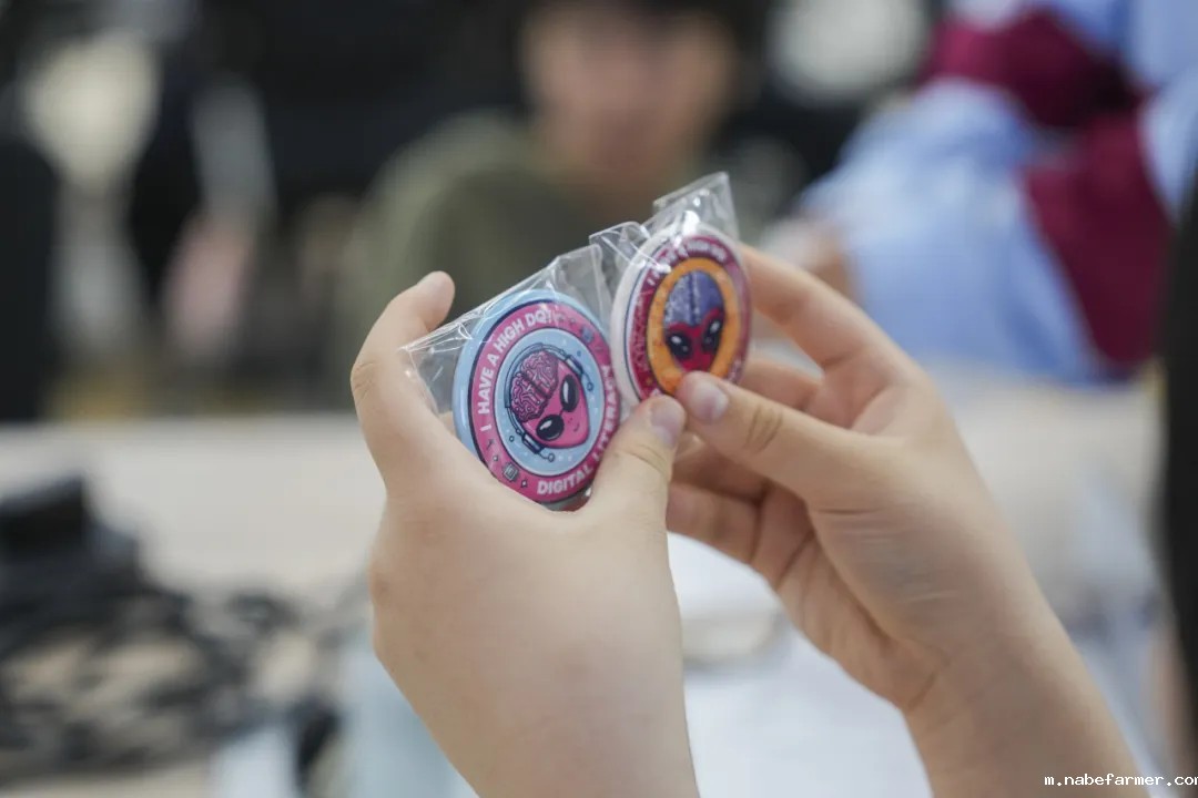 聚焦“数字素养”，赋能学子化身数字时代创造者与守护者