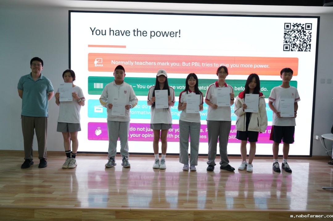 聚焦“数字素养”，赋能学子化身数字时代创造者与守护者