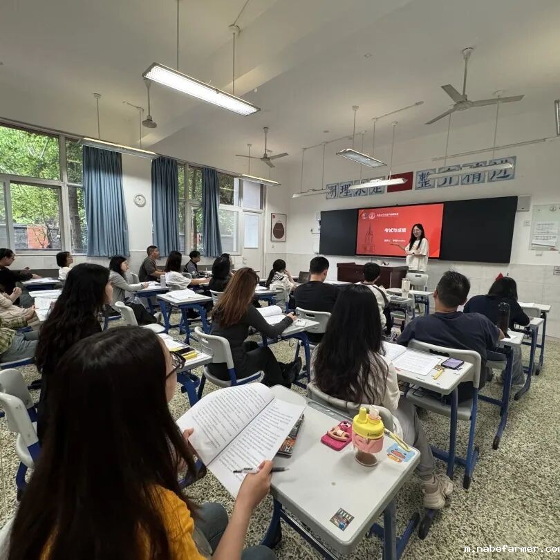 我们开学啦！执青春之笔，书写梦想新程